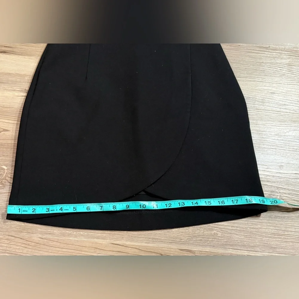 Express Black Mini Skirt - Picture 3 of 8